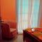Residence GermanoTech Logbessou appartement meublé 2ch,1salon eau chaude,Wifi,parking,virgile,menagere,canalsat