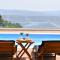 Isolated apartments with a swimming pool Cove Tvrdni Dolac, Hvar - 6112 - Gdinj