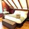 Walkable Elmwood Cottage, No Chores 4Bath 4BR 4Car