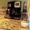 Walkable Elmwood Cottage, No Chores 2Bath 2BR 1Car