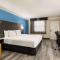 La Quinta Inn by Wyndham San Antonio I-35 N at Toepperwein