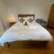 NEW King Bed Romantic Cabin - Must See Landscapes - Salisbury
