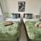 Beautiful House in South Cambridge, 14-Min Drive to the City Centre, Free Parking, No Sofabeds, Sleeps 6