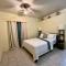 Sea-Renity Hideaway (Studio Apt)