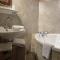 In Provence Hôtel - Expérience Atypique - 沃内勒