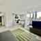 Modern Flat in Leigh Broadway - Leigh-on-Sea