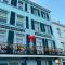 "The Celebration" Balcony Seafront Apartment