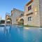 Fotini Traditional Villas