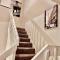 Mandarin Cheerful 2 Bedroom Townhouse w/fireplace
