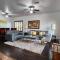 Cozy Latitude home with pool - غوديير