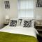 Failsworth Luxury Apartment with Free Parking by Daley Stays - Manchester