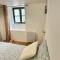 Maison et appartement attenant pour 10 personnes avec terrasse, cour et parking