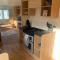 A14 is a 3 bedroom caravan on Whitehouse Leisure park with large decking - 阿贝尔格莱