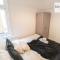 5 Bed Apartment Close To Beach with Off-street parking - Perfect for Contractors - Fast Wi-Fi - Close to beach
