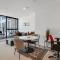 The CityScape Apartment with Wi-Fi and Balcony - Auckland