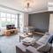 5 Bed Apartment Close To Beach with Off-street parking - Close to beach - Southend-on-Sea
