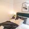 5 Bed Apartment Close To Beach with Off-street parking - Perfect for Contractors - Fast Wi-Fi - Close to beach