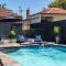 Jupiter & Neptune - In-ground Pool & Mini Bar - Thebarton