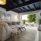 Beachside 2-Bed House with Pool, Courtyard & BBQ