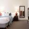 Luxe Heritage on Balfour: A Time Traveller's Delight - 朗塞斯顿