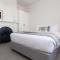 Cute & Comfortable Cottage: Near City with Parking