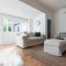 Cute & Comfortable Cottage: Near City with Parking