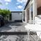 Cute & Comfortable Cottage: Near City with Parking