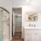 Family-friendly townhouse in a great location!