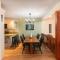 Family-friendly townhouse in a great location!