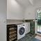 Lake Eildon Retreat - Breathtaking Views - Sleeps 12