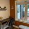 Elite Upper Deck Suites l Lake front with hot tub