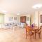 Global Properties, Chalet en primera linea de playa con piscina privada - Sagunto