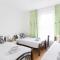 Wood Green Budget Rooms - Next to Mall & Metro Station - 10 Min to City Center