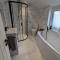 Blue Horizon Holiday Cottage - 4 Minute Walk to the Beach