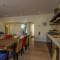 Luxury 2 Bedroom with roof deck and pool Dewaterkant