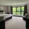 Luxury 5 Bed all en-suite home with Hot tub - Hale