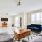 Modern 5 Bedroom House with Free Parking. Only 30 mins to Bond Street