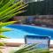 Apto fully equiped con piscina y gratis parking