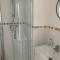 Highcliffe Apartment with Parking