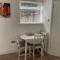 Highcliffe Apartment with Parking