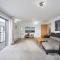 Modern 2 bed 2 bath with Balcony in Rayners lane Pinner Harrow near Wembley Greater London - Pinner