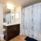 Comfy Cozy Apt with pool & hot tub in downtown LA' - 洛杉矶