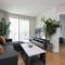 Comfy Cozy Apt with pool & hot tub in downtown LA' - 洛杉矶