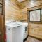 Grand Broken Bow Cabin with Hot Tub and Spacious Deck!