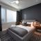 New Lux Townhome 6 mins to DT Rooftop Sleeps 12