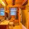 Family-Focused & Pet-Friendly Log Cabin with 4BR 2BA Sleeps 10 - Bethlehem