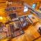 Family-Focused & Pet-Friendly Log Cabin with 4BR 2BA Sleeps 10