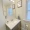 Lux 3BR, Steps from Airport, U of R & Grocery Stores