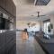 Xxl House With Free Parking & 3 Bedrooms