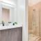 Snappy loft style 2BR I Gym I Parking I Workspace - دالاس